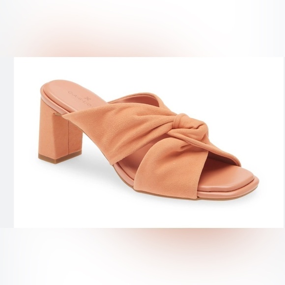 Caslon Shoes - Caslon Laurette Sandal in Coral Peach - size 7